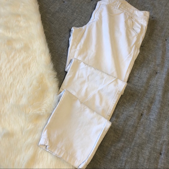 American Eagle Outfitters Pants - American eagle white slouchy pant sz. 6